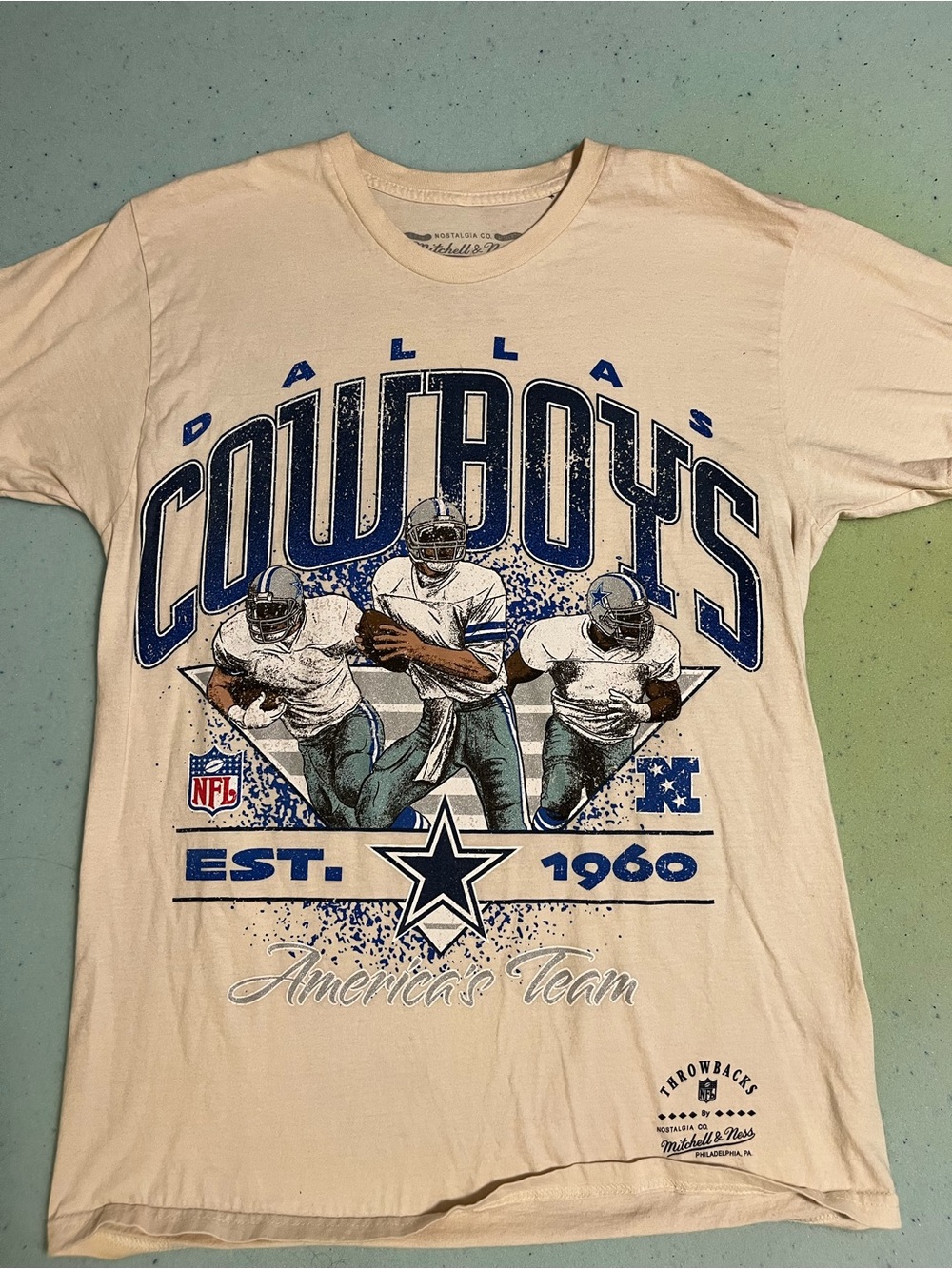 Mitchell & Ness Dallas Cowboys Graphic Tee - White with Blue Print